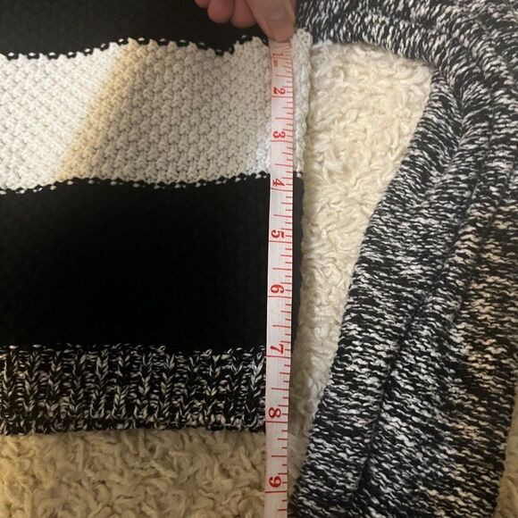 Express Crew Neck Heather Stripe Knit Crop Sweater Size M - Picture 4 of 5